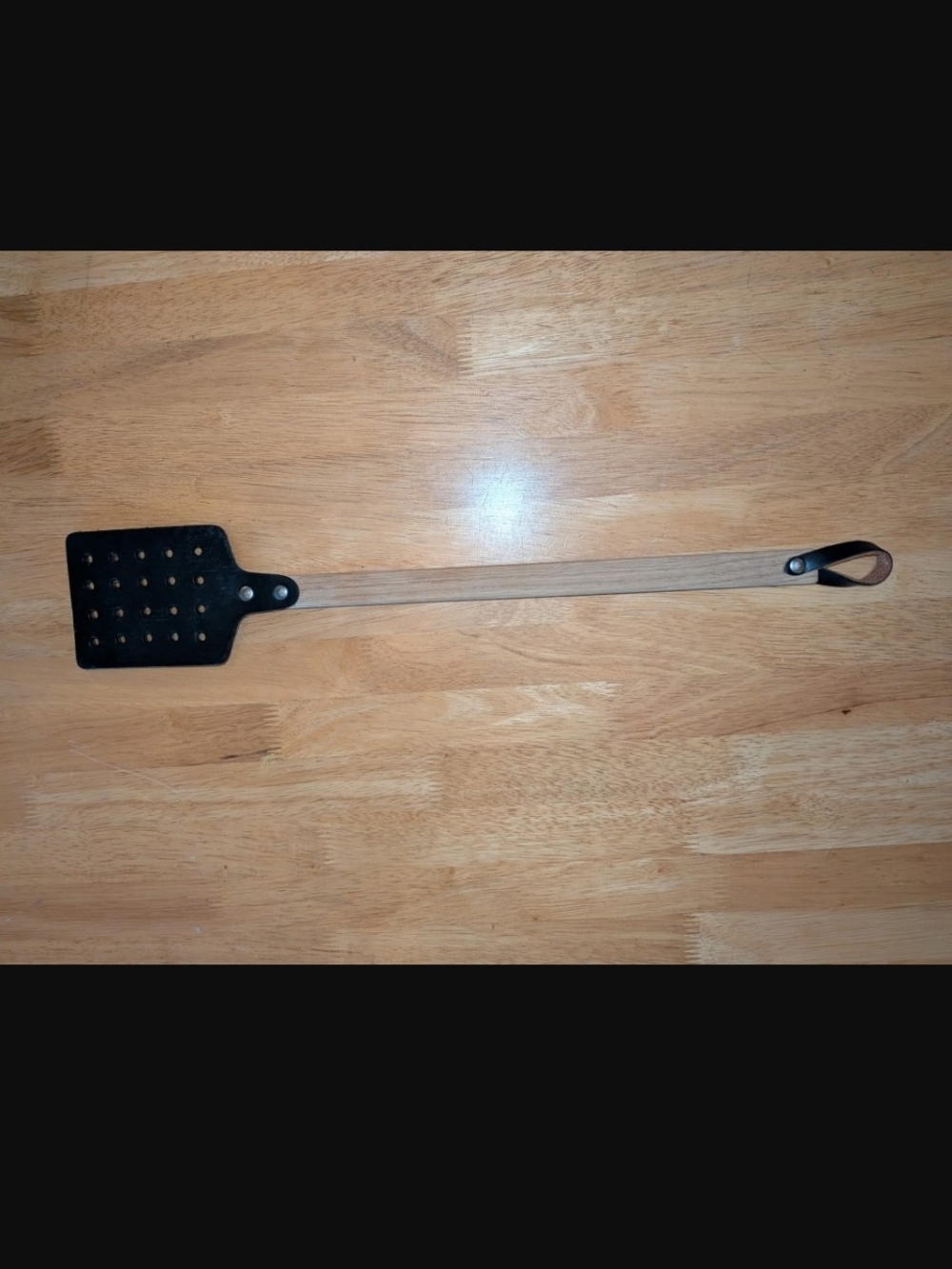 Long Wooden Handle Fly Swatter with Black Silicone Head